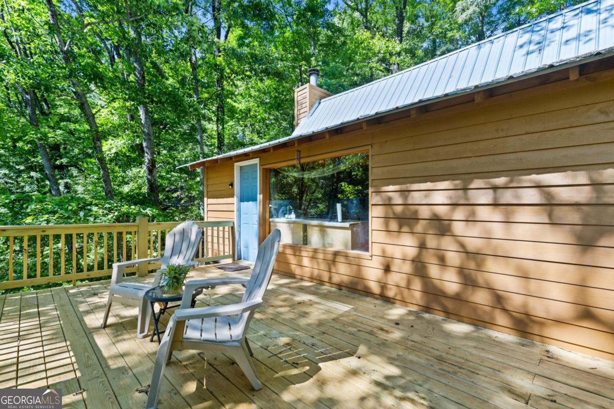 382 Highland Road Property Photo 5