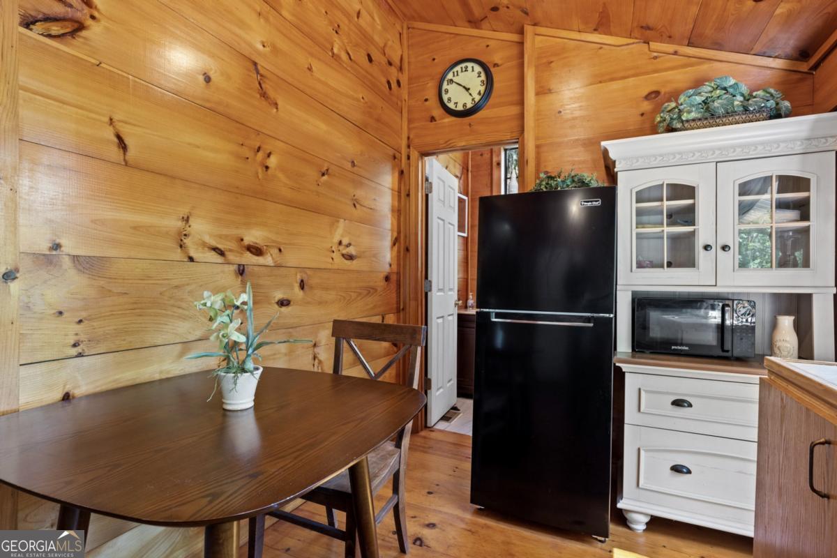 382 Highland Road Property Photo 8