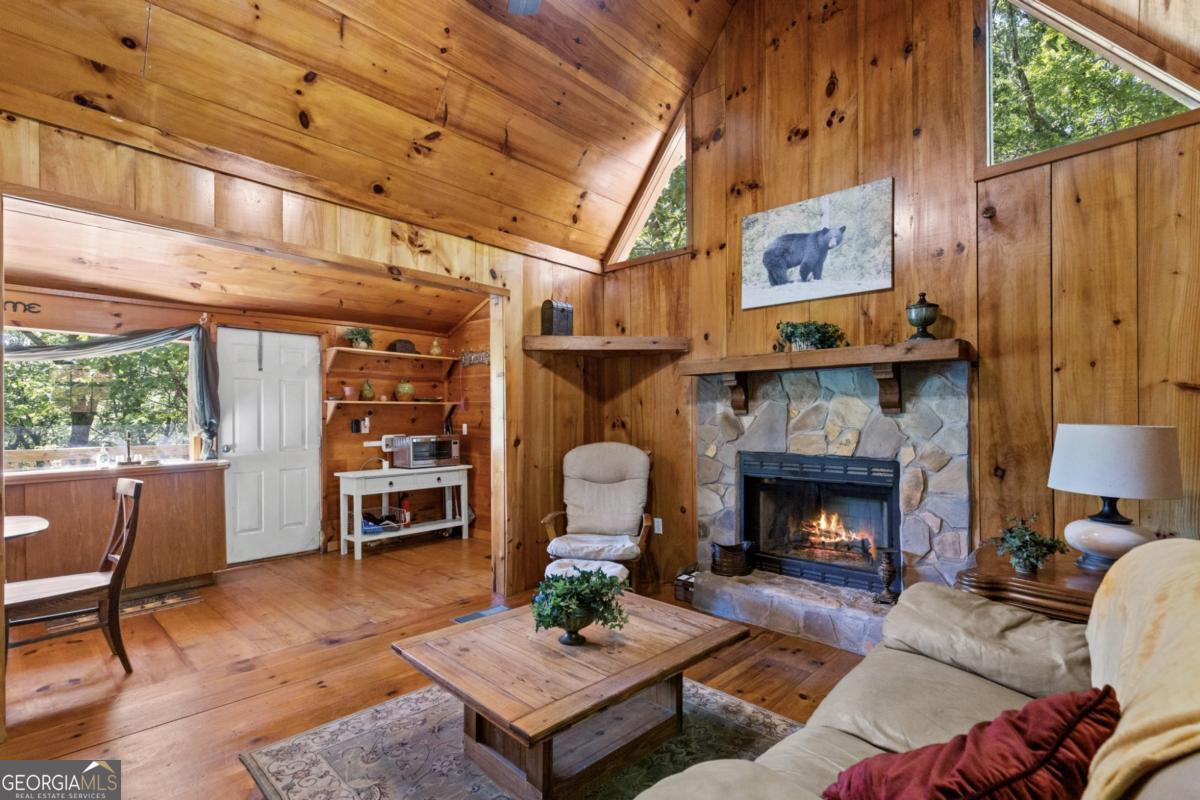 382 Highland Road Property Photo 9