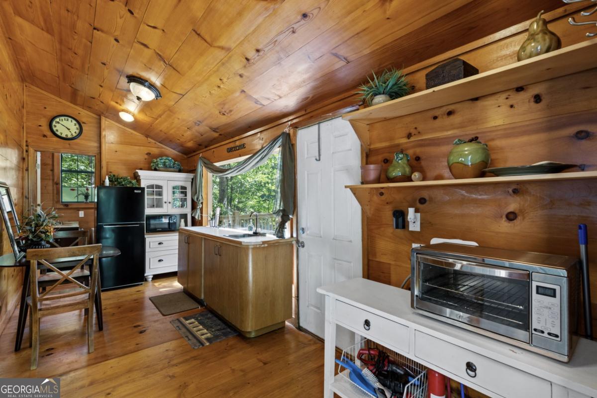 382 Highland Road Property Photo 10