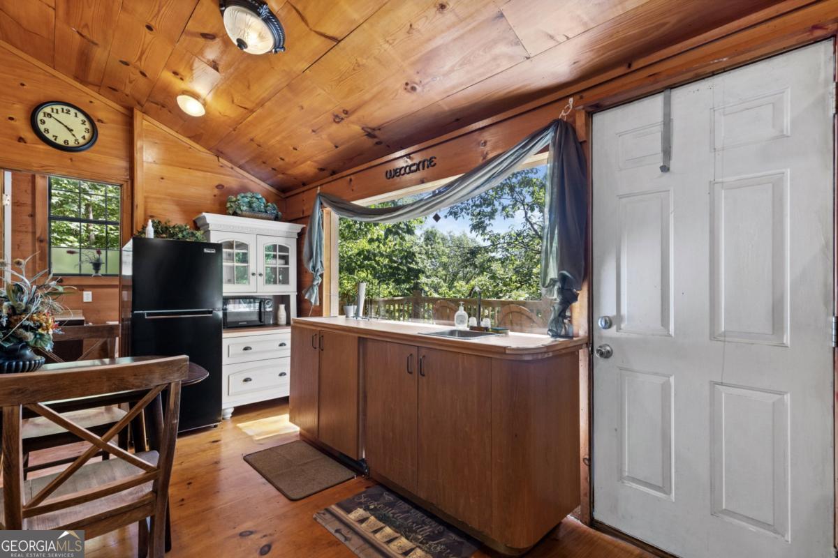 382 Highland Road Property Photo 11