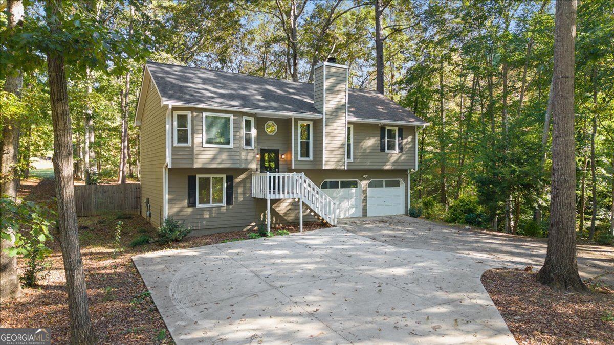 1528 Oakleaf Drive Property Photo 1