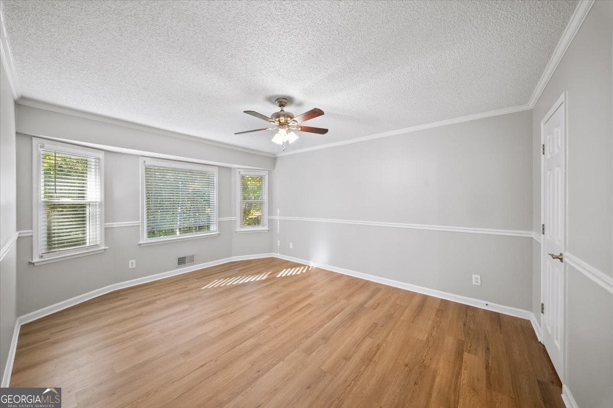 1528 Oakleaf Drive Property Photo 12