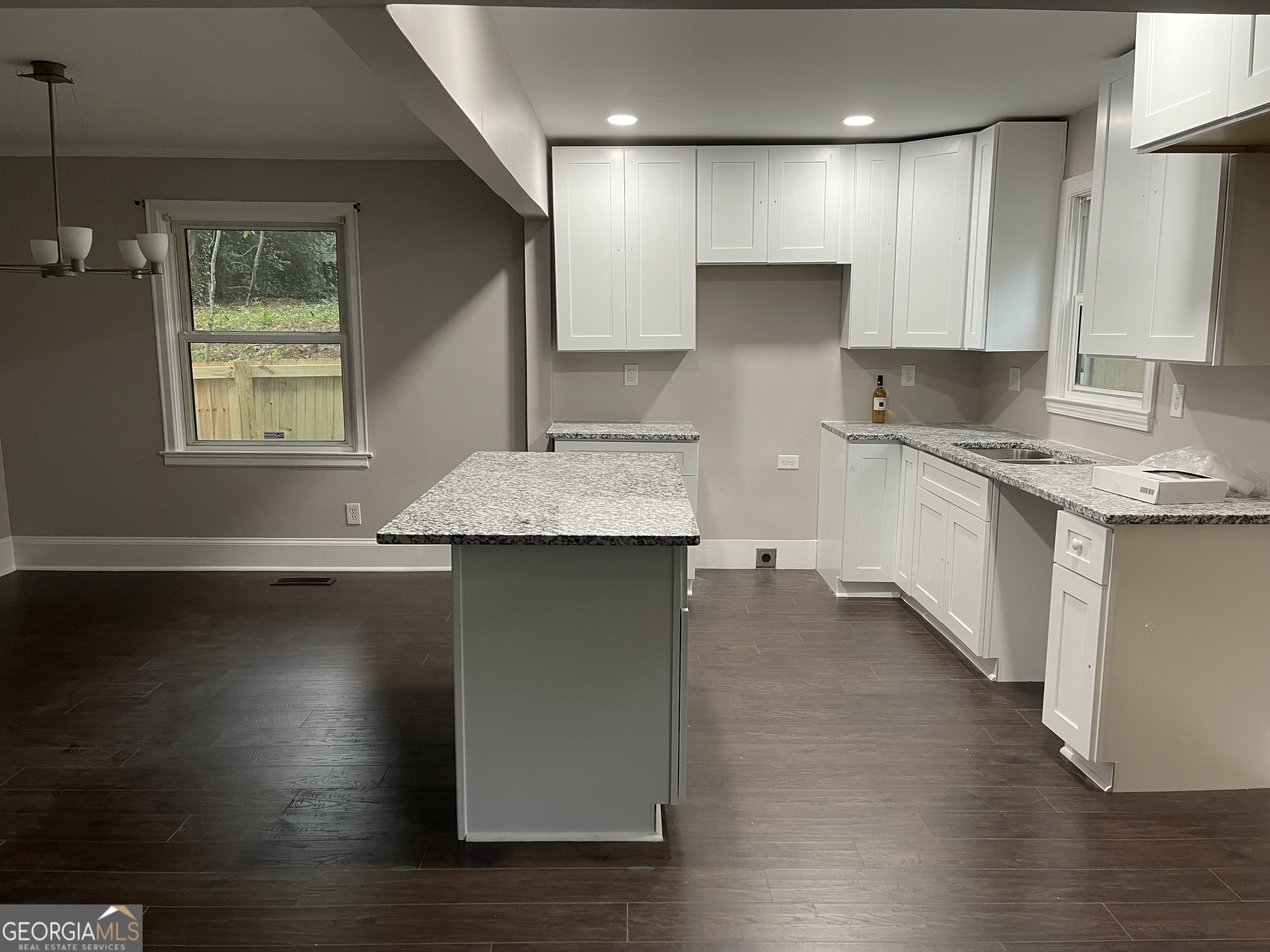 1489 Avon Avenue Sw Property Photo 2