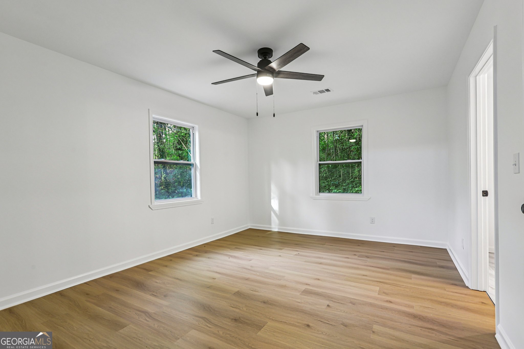 418 Honeysuckle Lane Property Photo 9