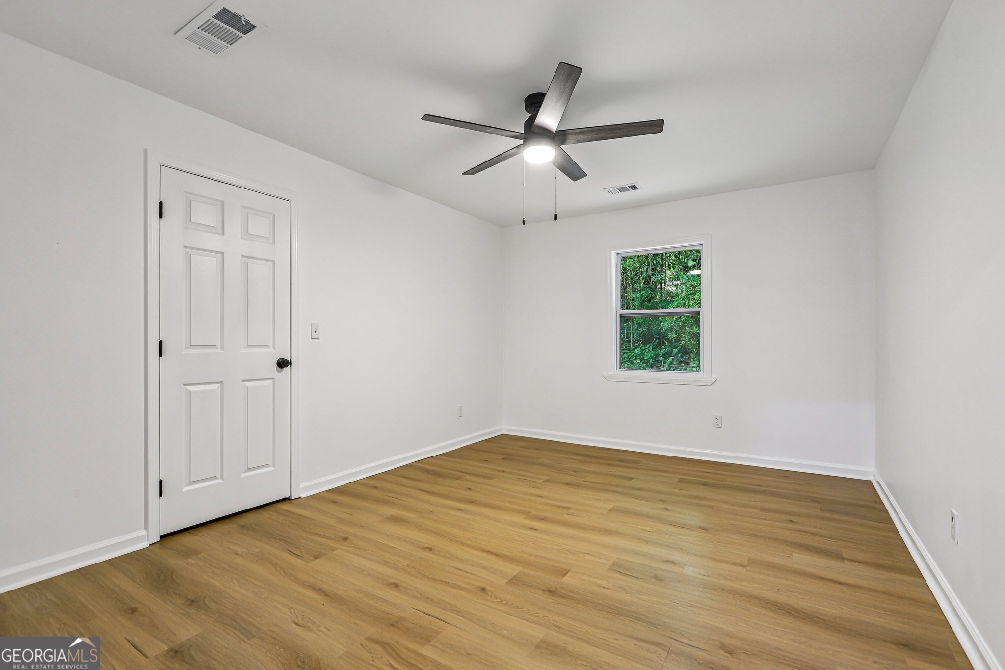 418 Honeysuckle Lane Property Photo 13