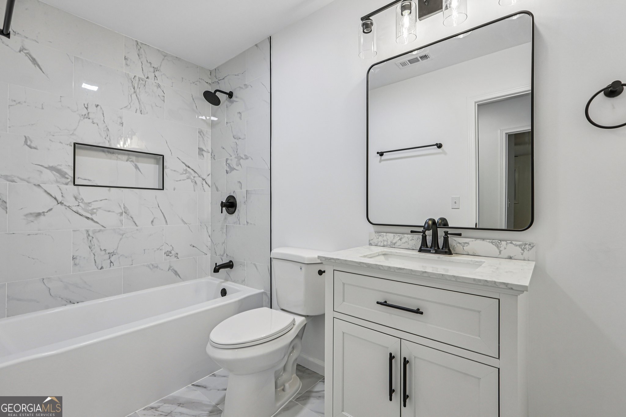 418 Honeysuckle Lane Property Photo 15