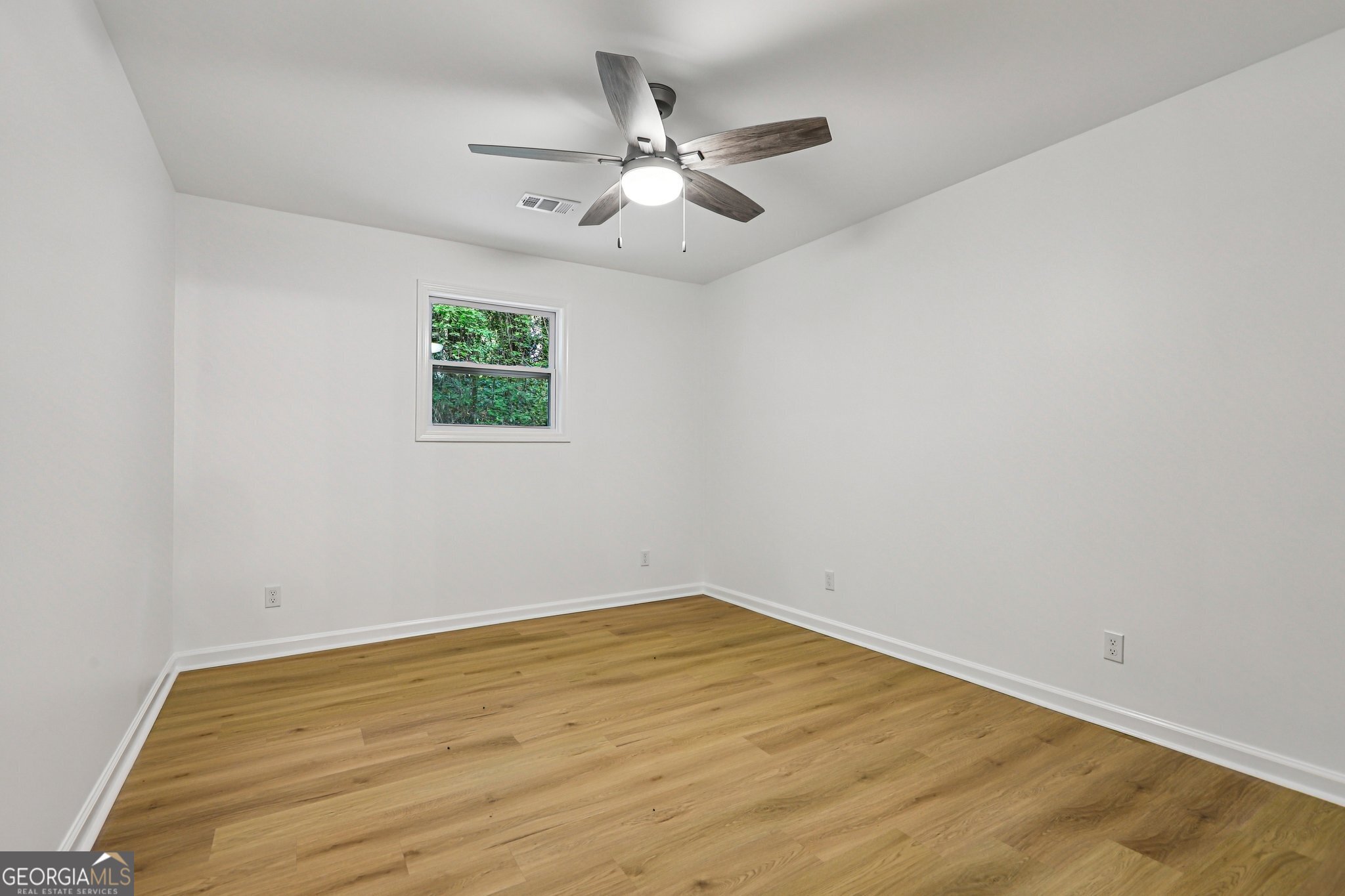 418 Honeysuckle Lane Property Photo 16