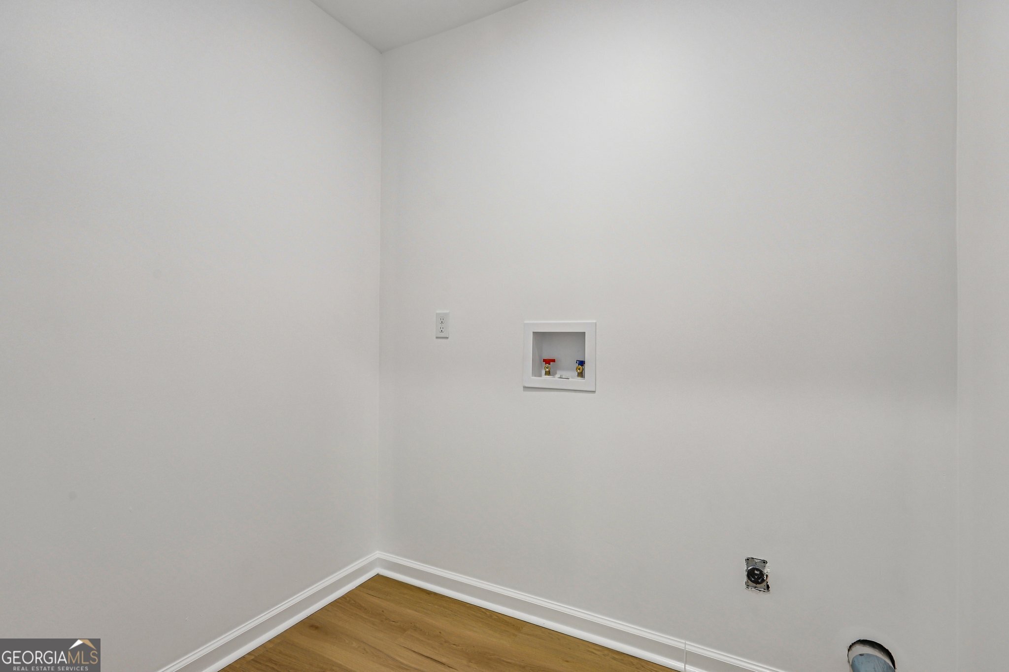 418 Honeysuckle Lane Property Photo 20