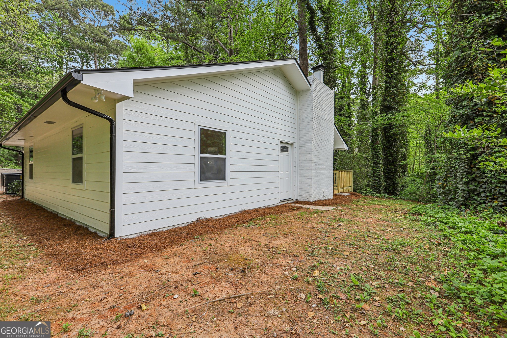 418 Honeysuckle Lane Property Photo 24