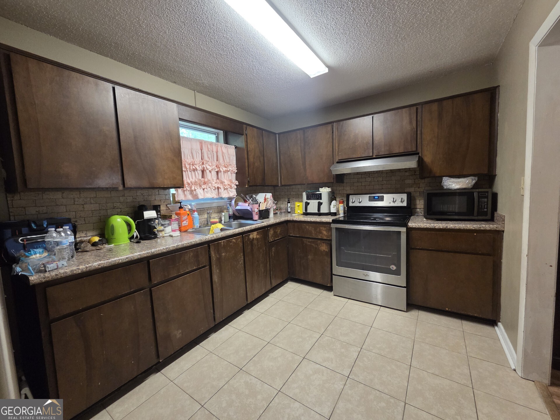 219 Surrey Road Property Photo 6