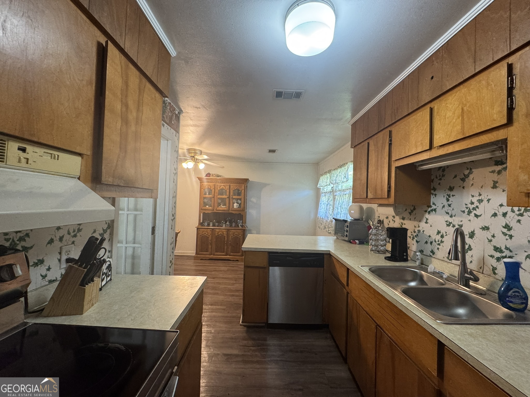 1032 Elberta Road Property Photo 9