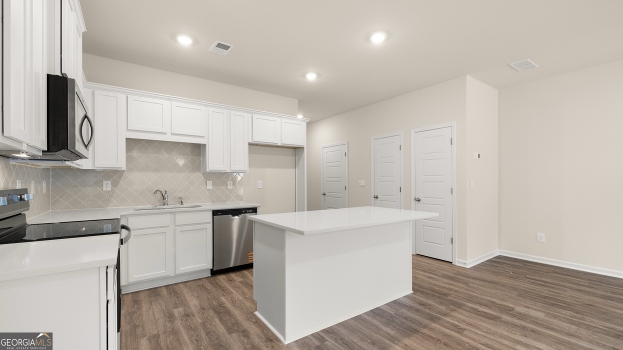 212 Kenmore Circle Property Photo 8