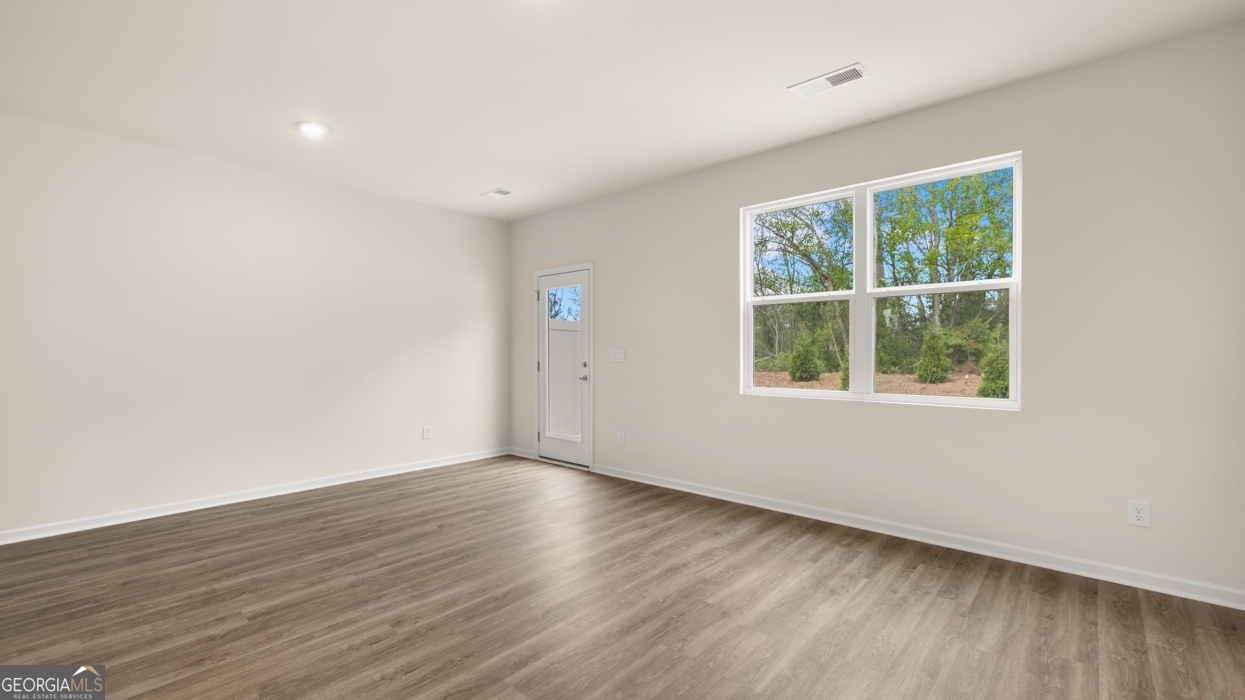 212 Kenmore Circle Property Photo 10
