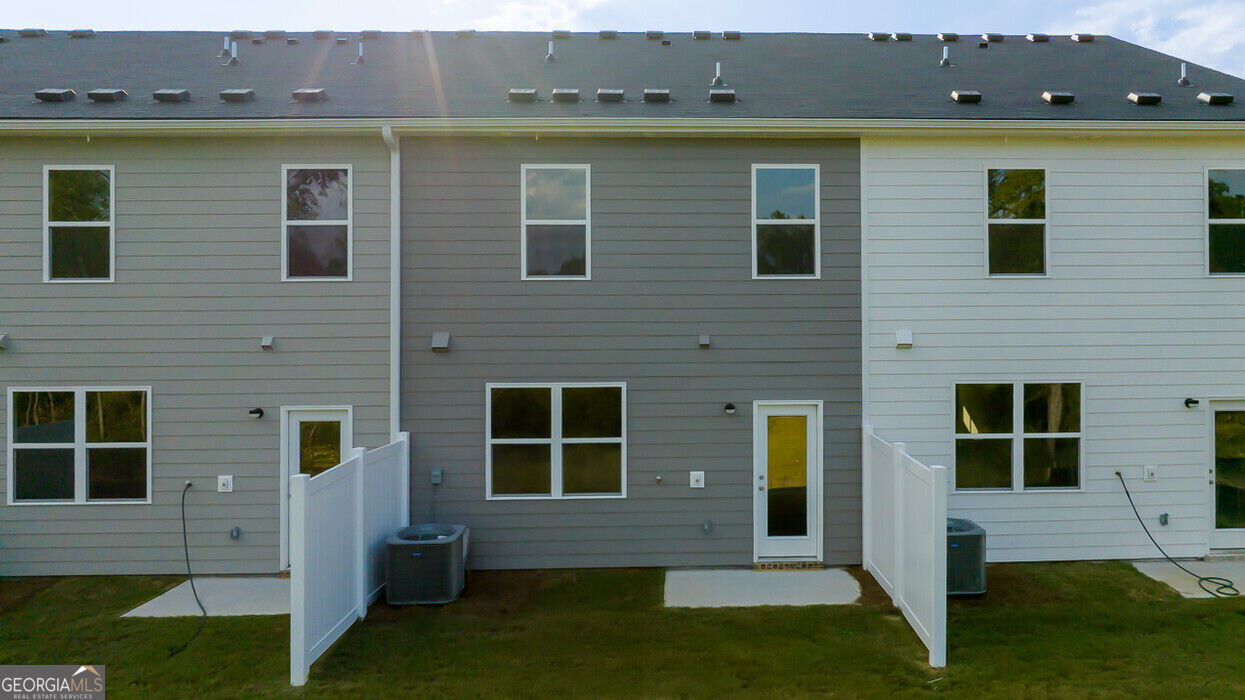 212 Kenmore Circle Property Photo 23
