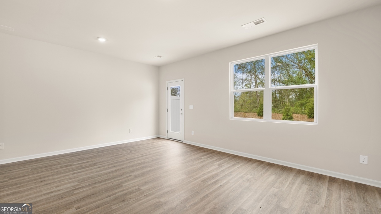 214 Kenmore Circle Property Photo 10