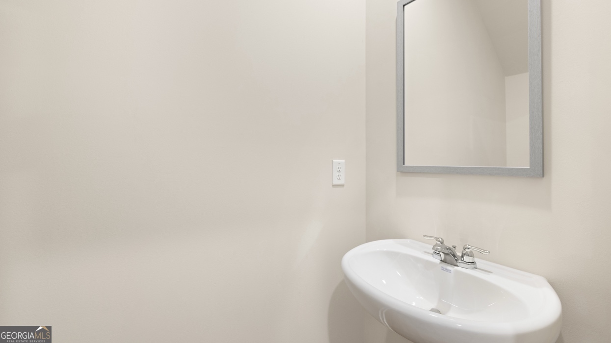 214 Kenmore Circle Property Photo 13