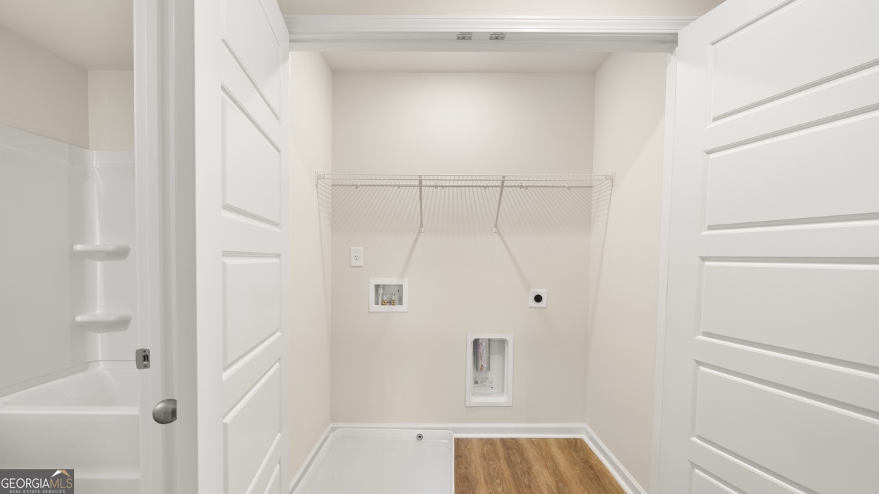 214 Kenmore Circle Property Photo 22