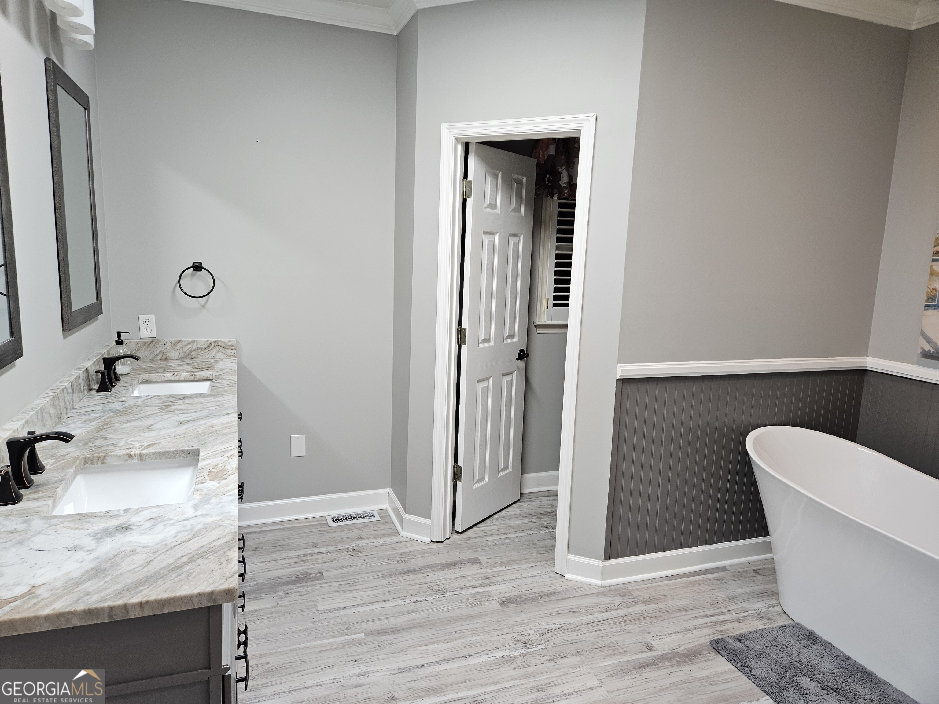 200 Gates Road Property Photo 35