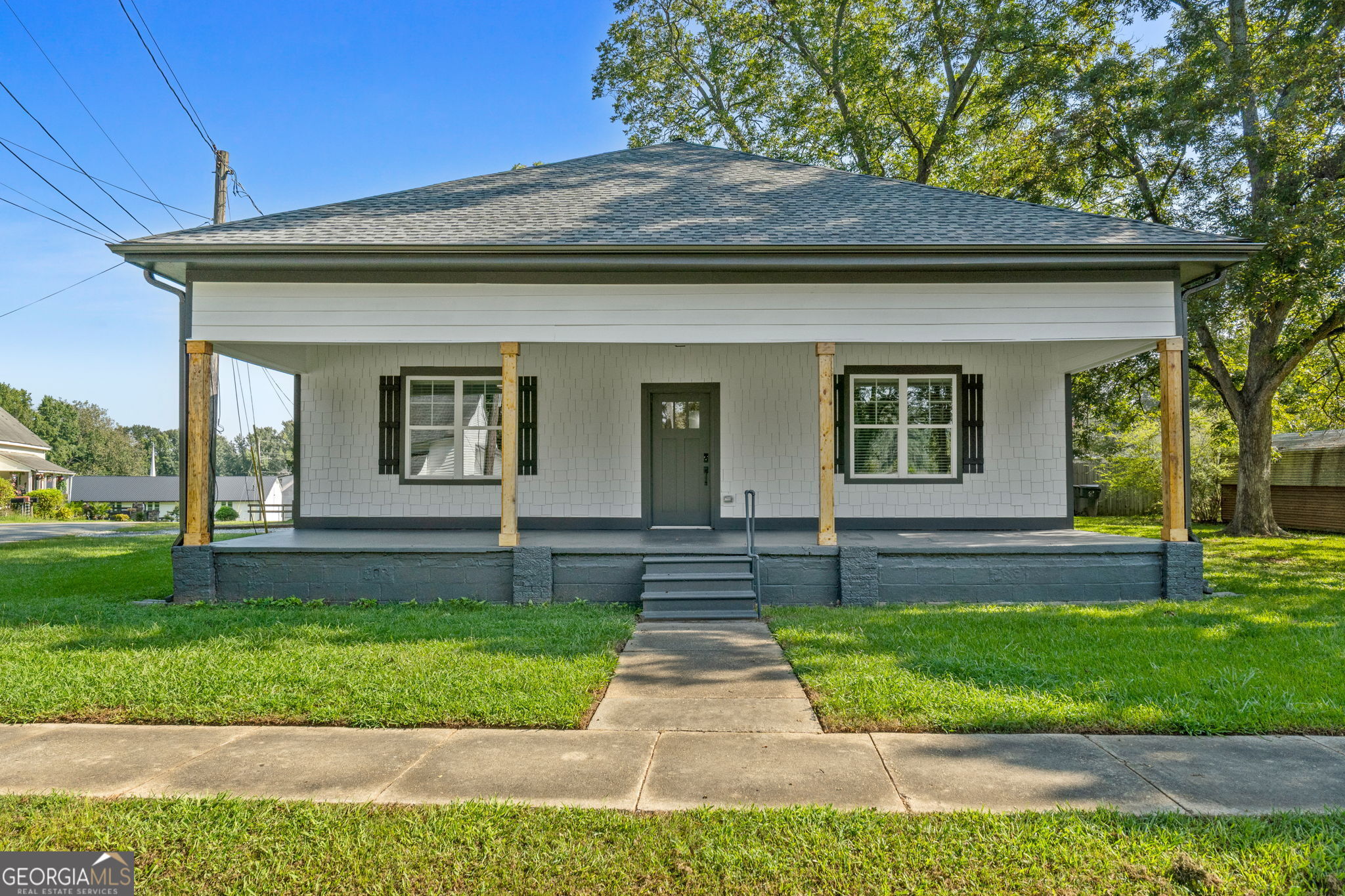 347 Ww Carr Avenue Property Photo 1