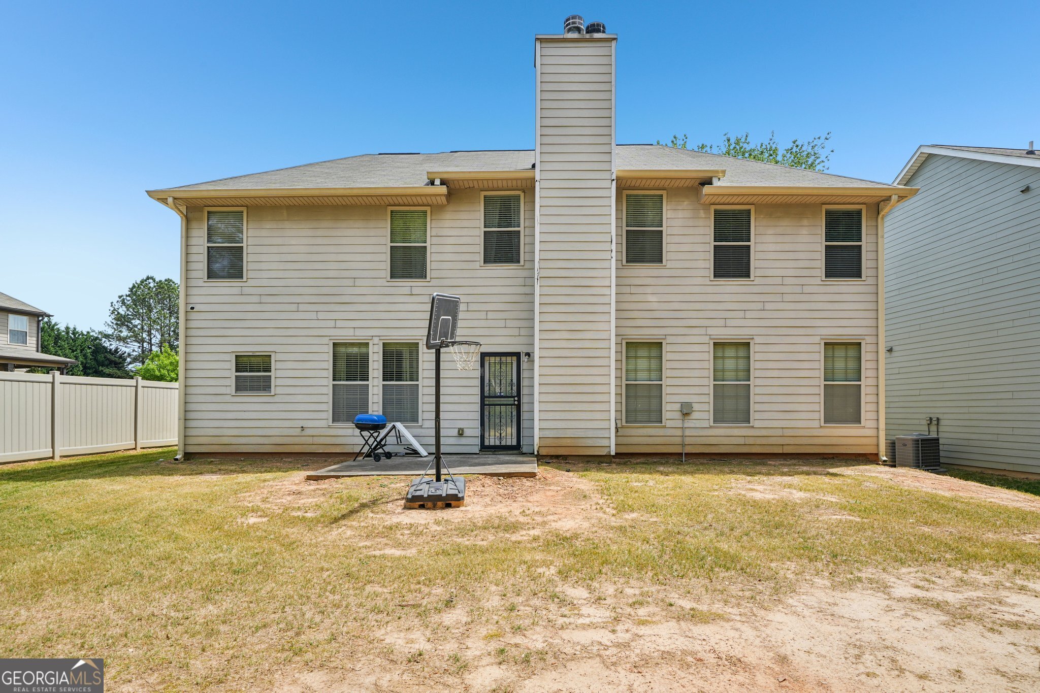 370 Windsor Way Property Photo 32