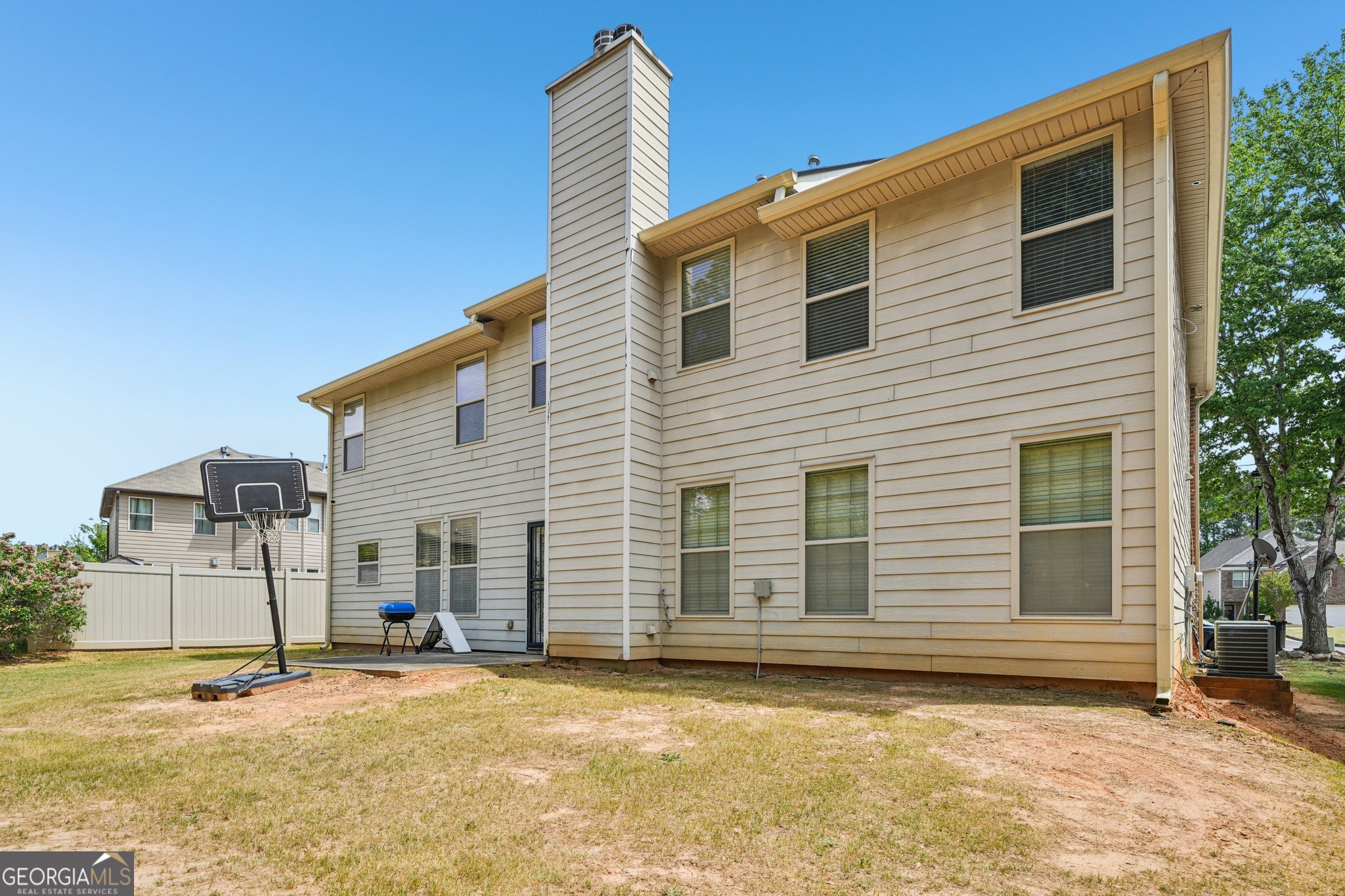 370 Windsor Way Property Photo 34