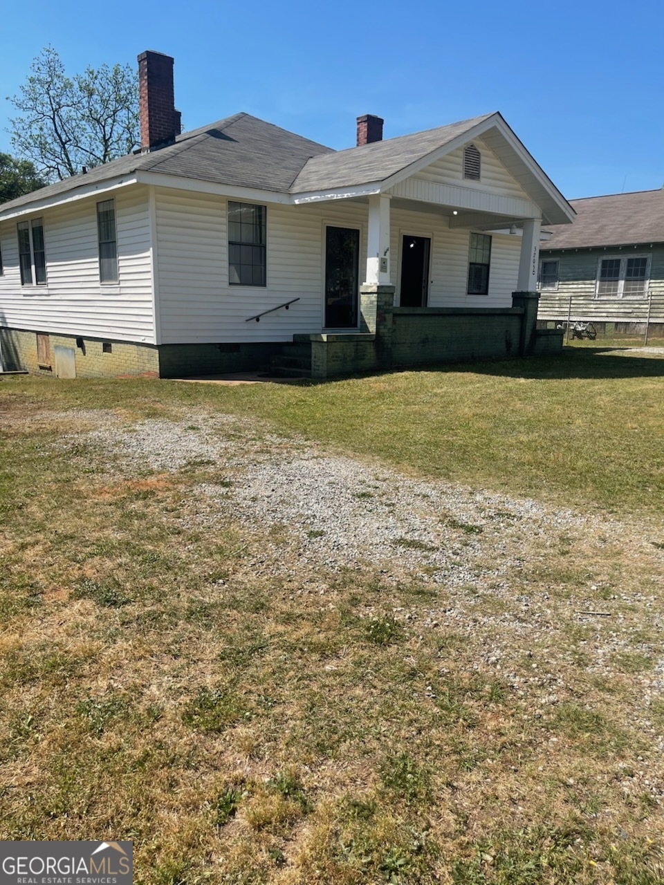 5205 23rd Boulevard Property Photo 2