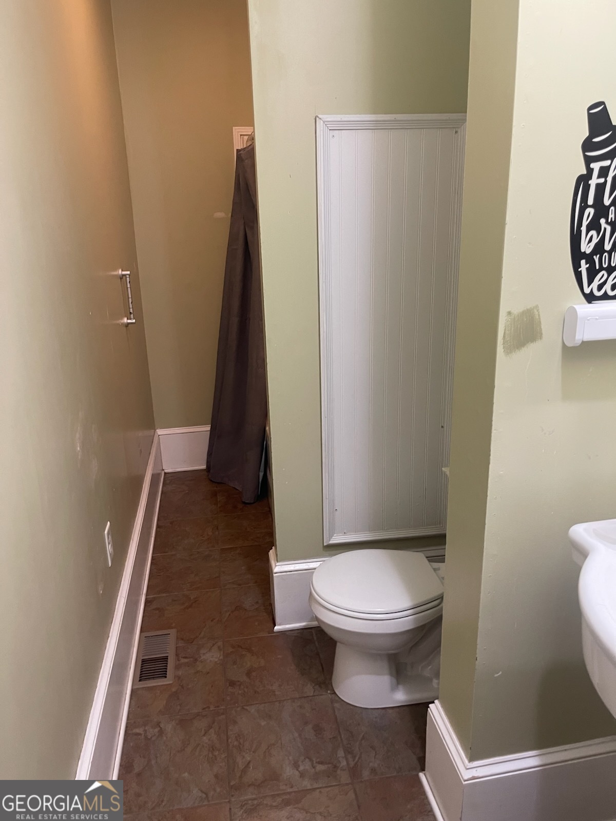 5205 23rd Boulevard Property Photo 11