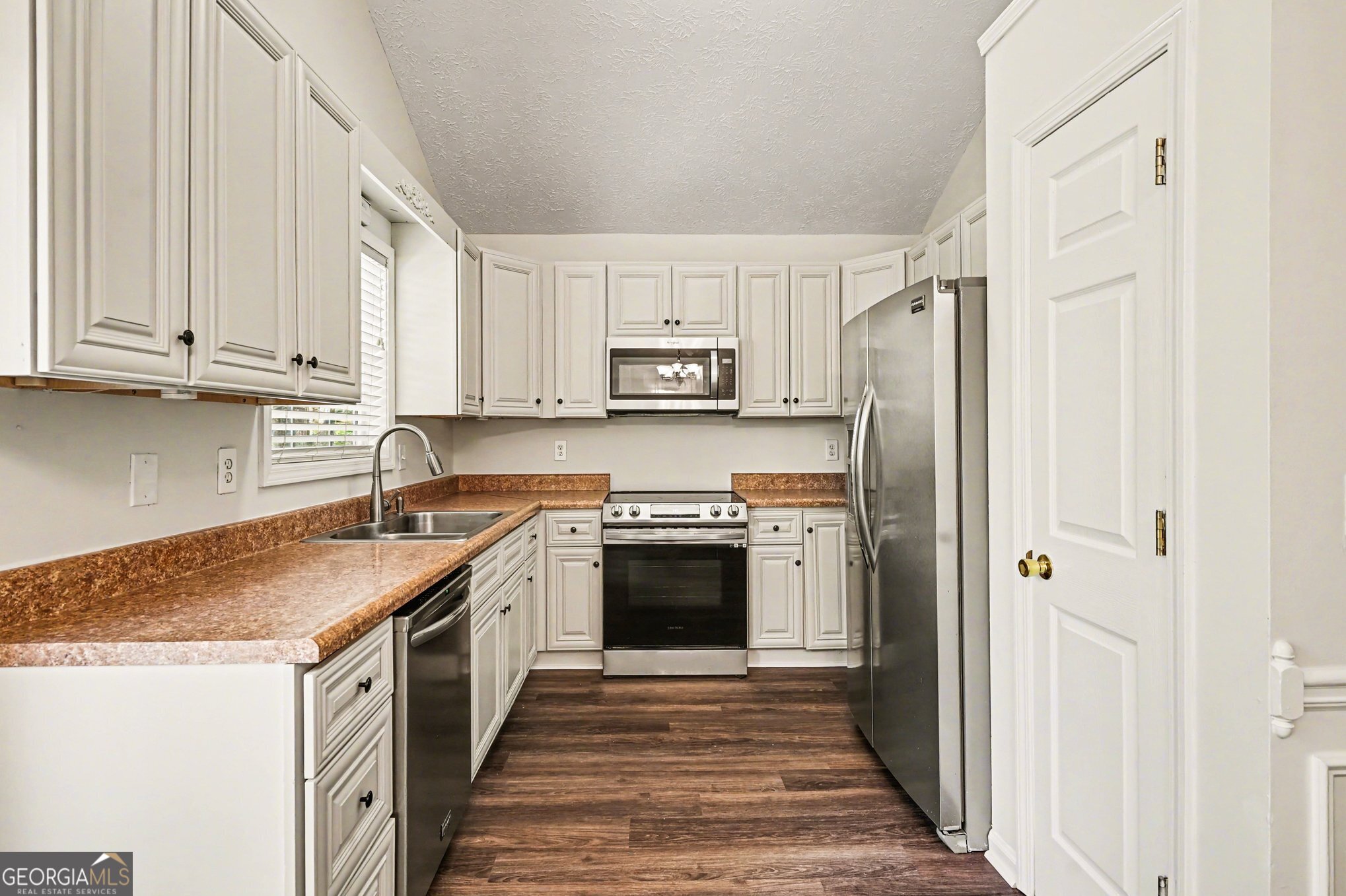 4083 Country Lane Property Photo 3