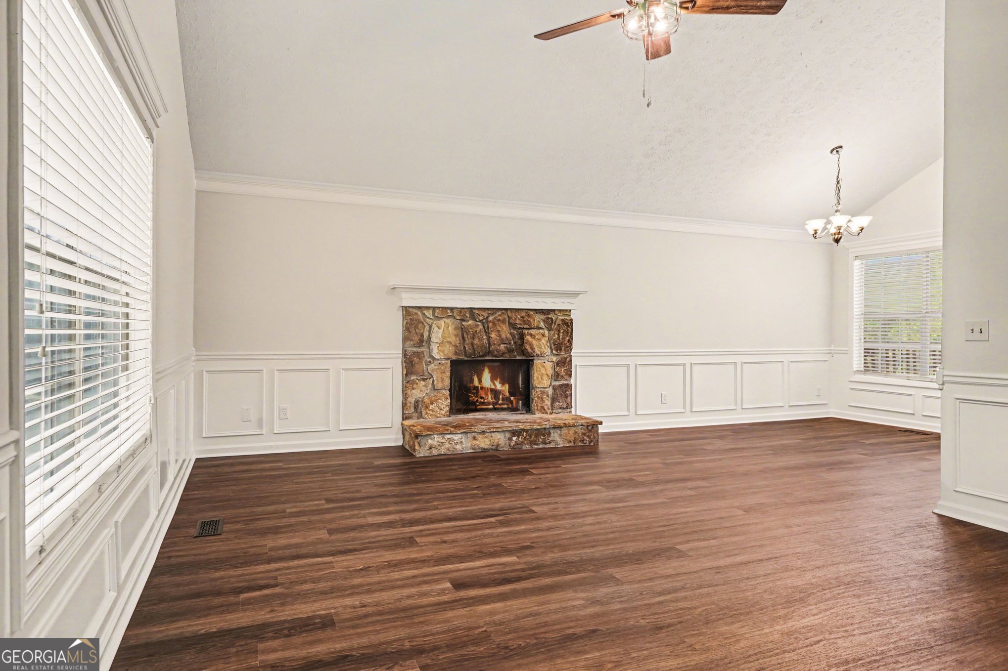 4083 Country Lane Property Photo 6