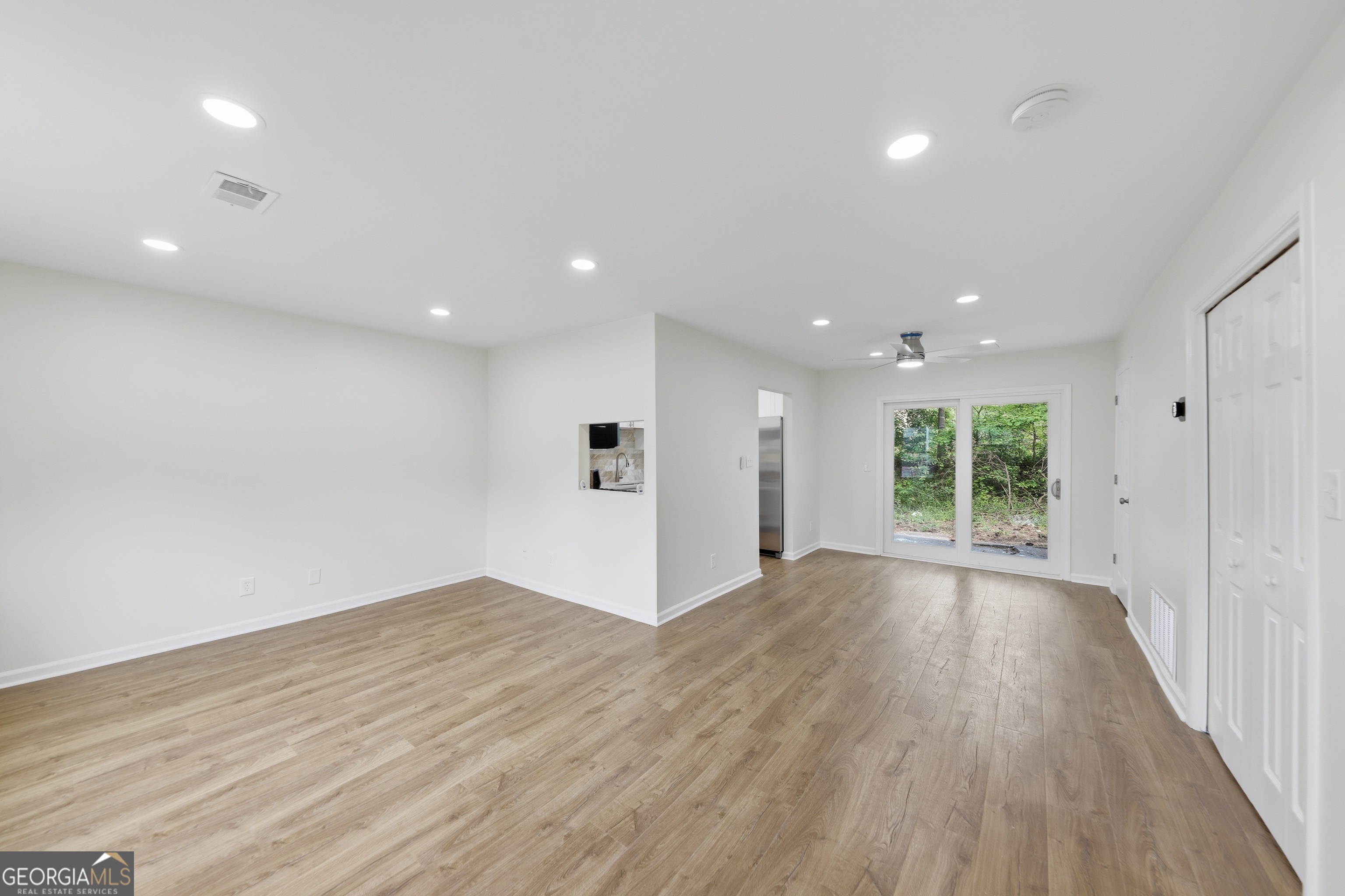 2050 Lenoa Lane Property Photo 8