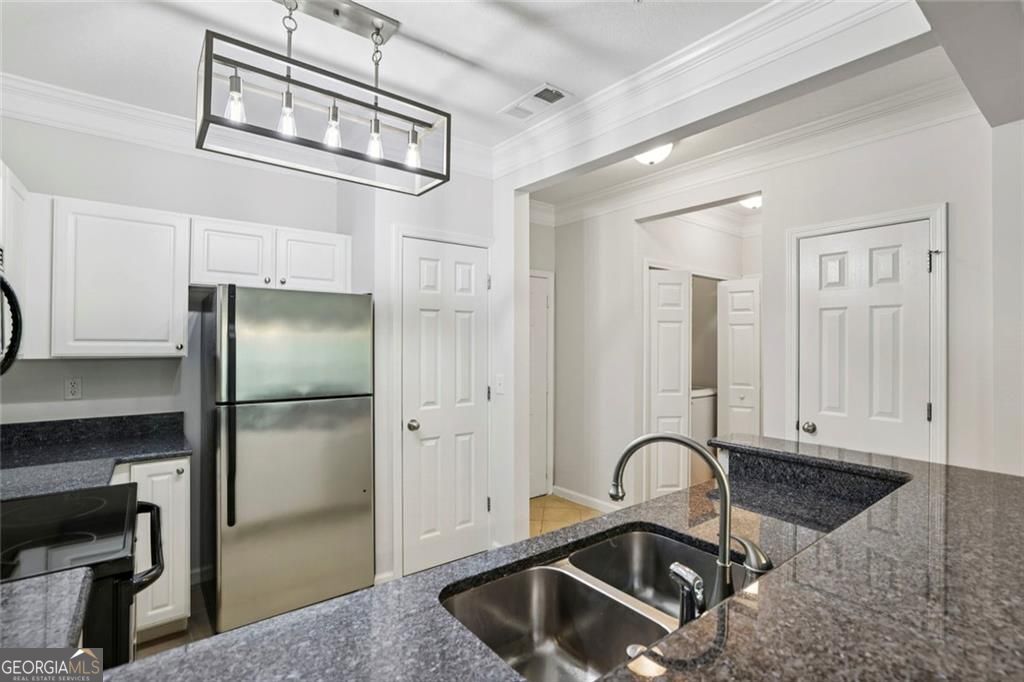 1850 Cotillion Drive # 2205 Property Photo 7