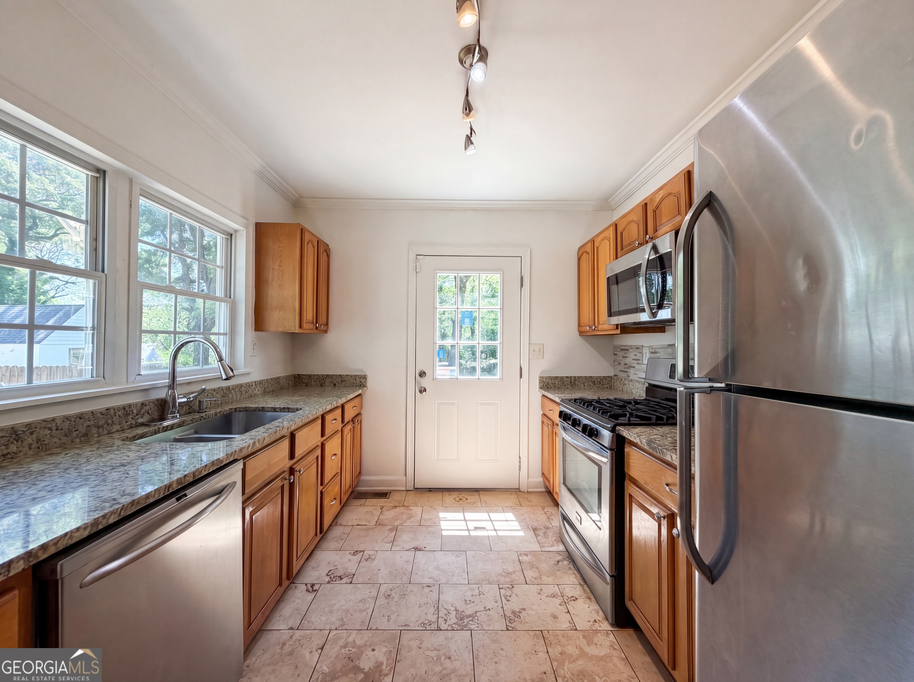1918 Spring Avenue Property Photo 6