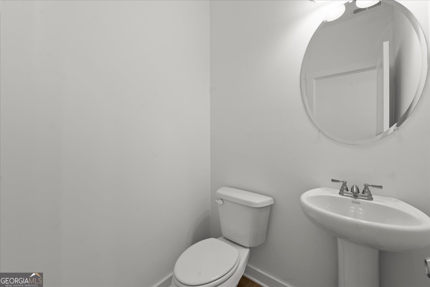 534 Lillian Way Property Photo 10