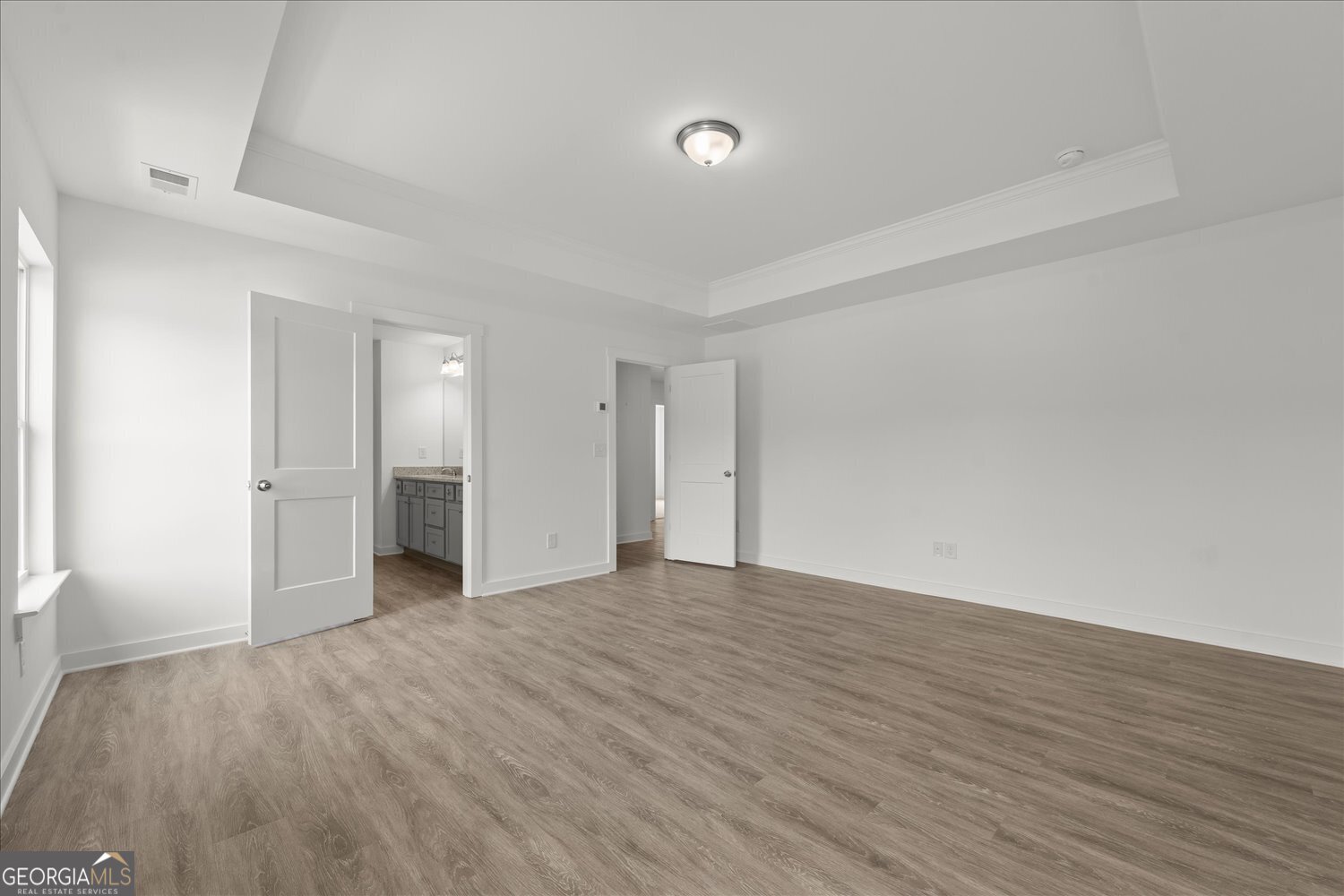 534 Lillian Way Property Photo 14