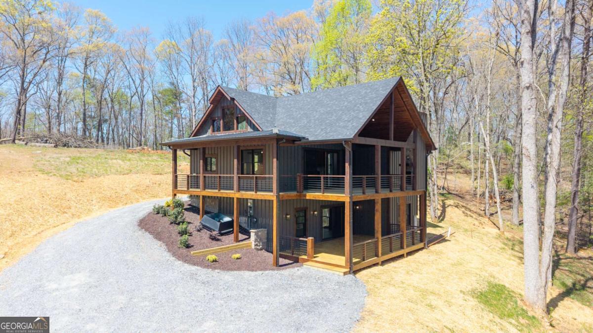 1038 Bluebird Road Property Photo 2