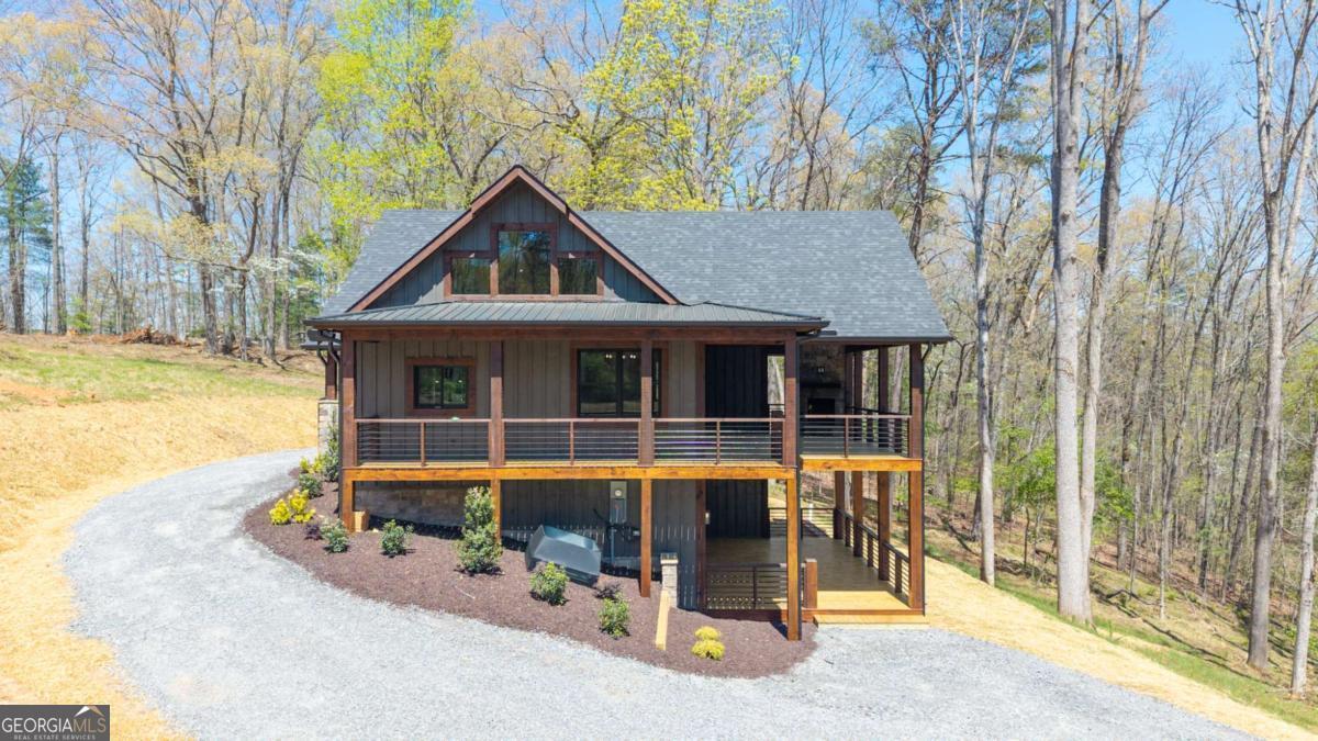 1038 Bluebird Road Property Photo 3