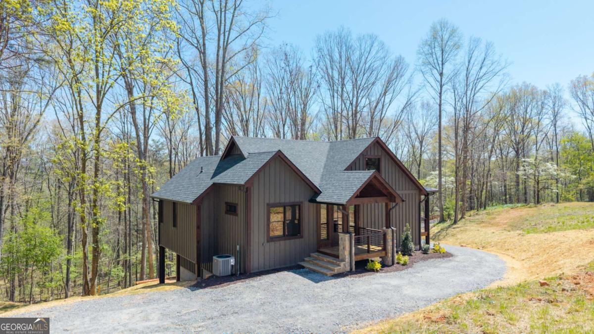 1038 Bluebird Road Property Photo 4