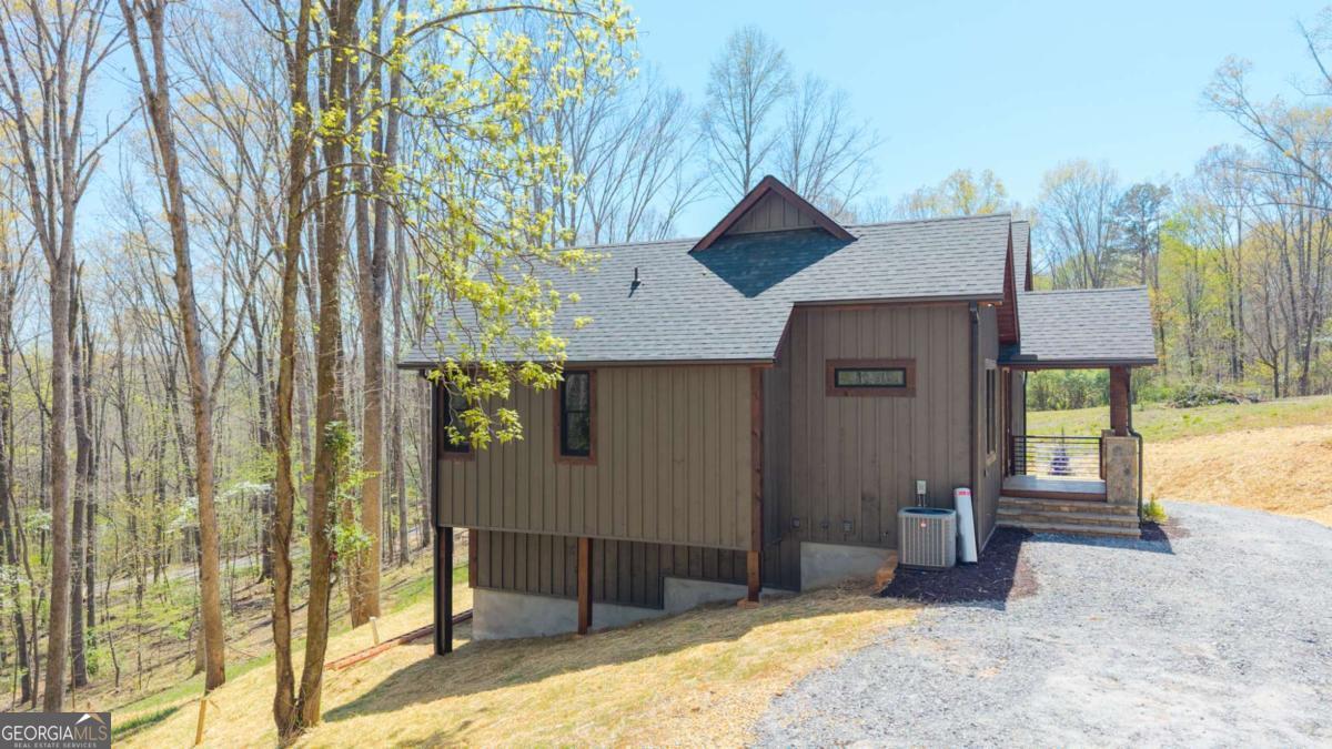 1038 Bluebird Road Property Photo 6