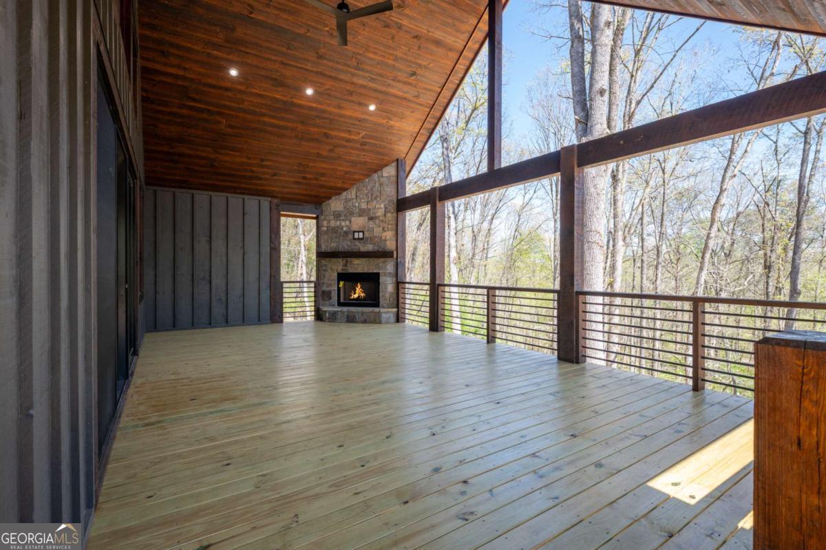 1038 Bluebird Road Property Photo 33