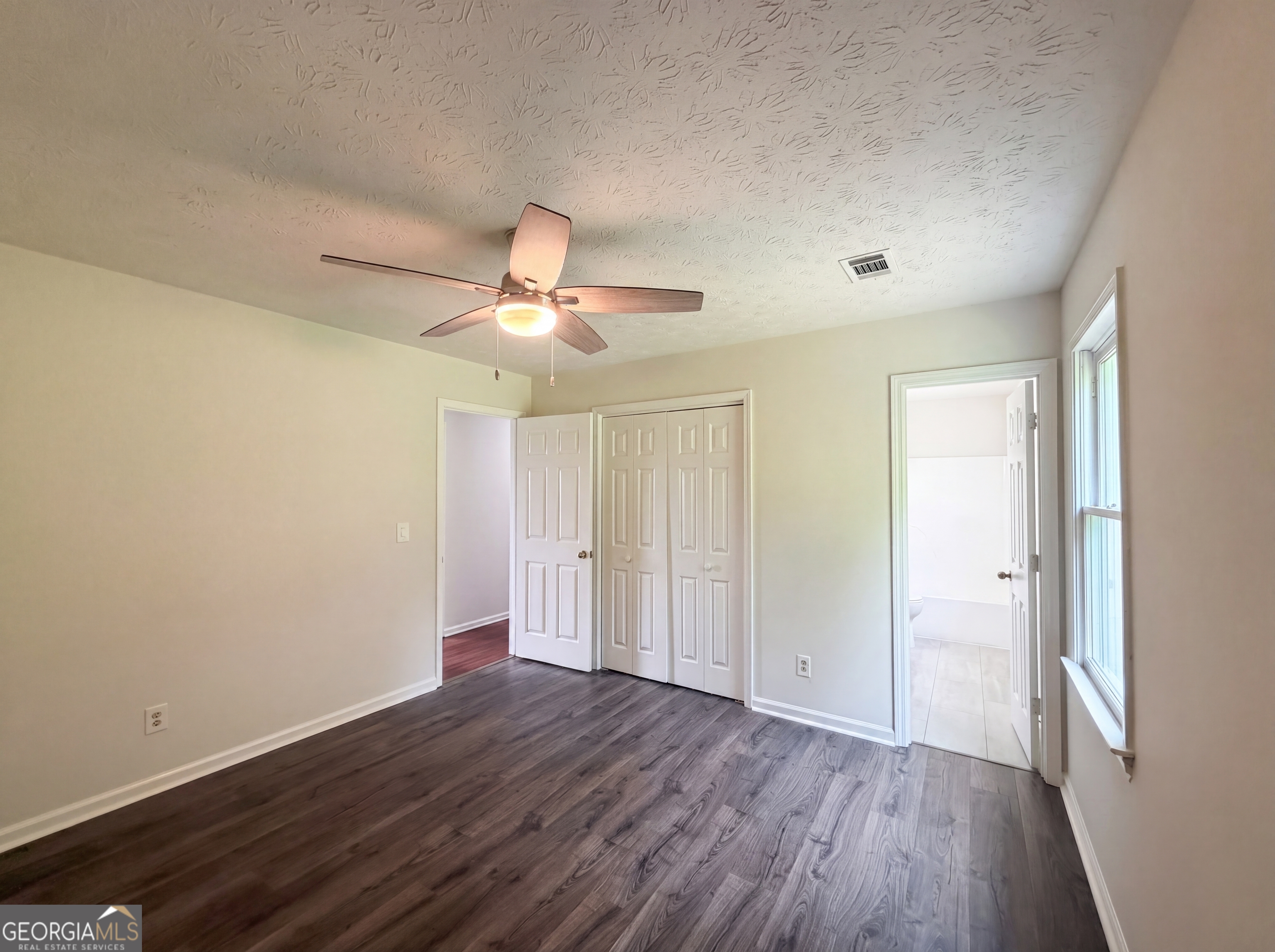 1514 Willow Gate Way Property Photo 4