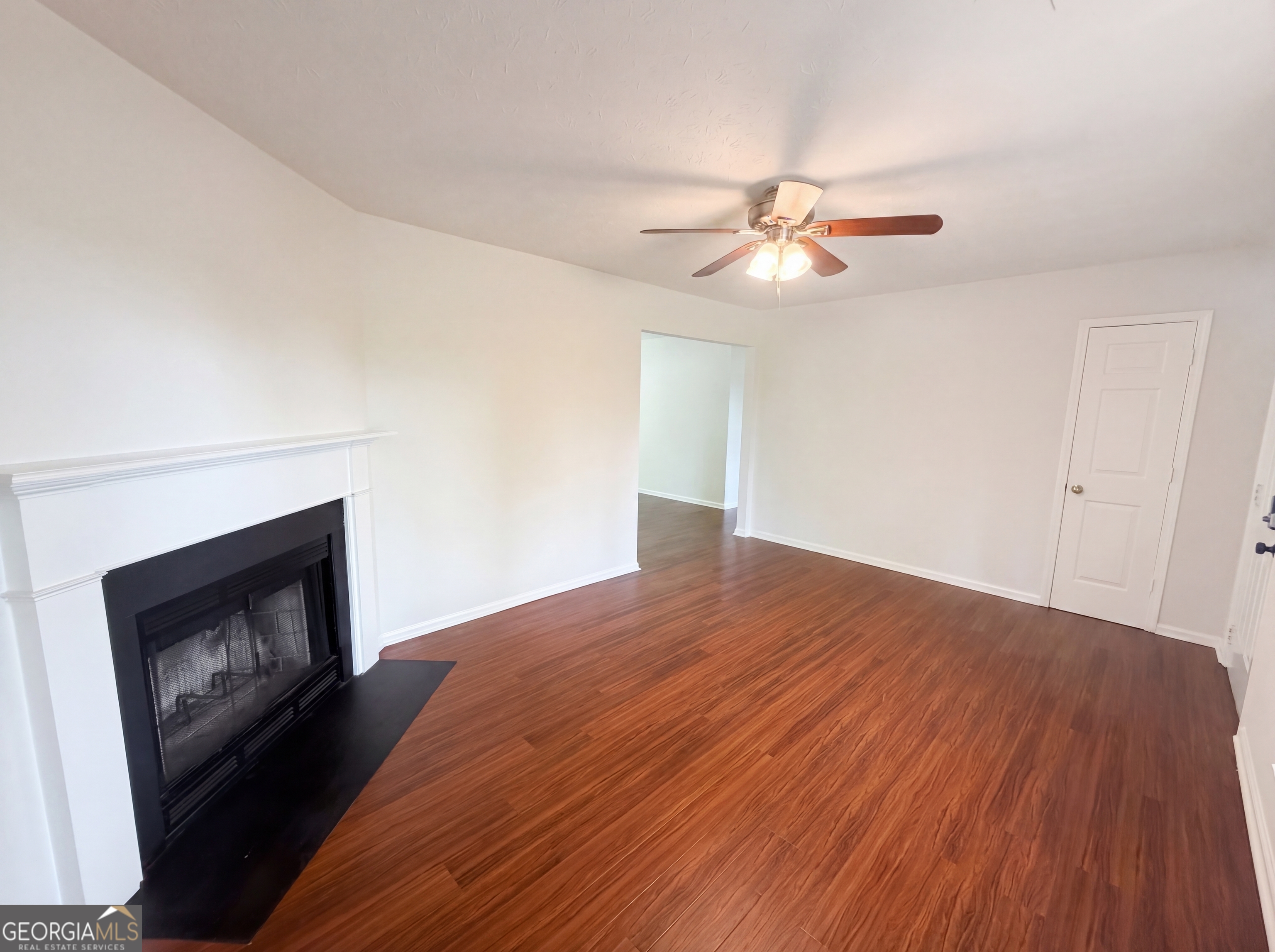1514 Willow Gate Way Property Photo 7