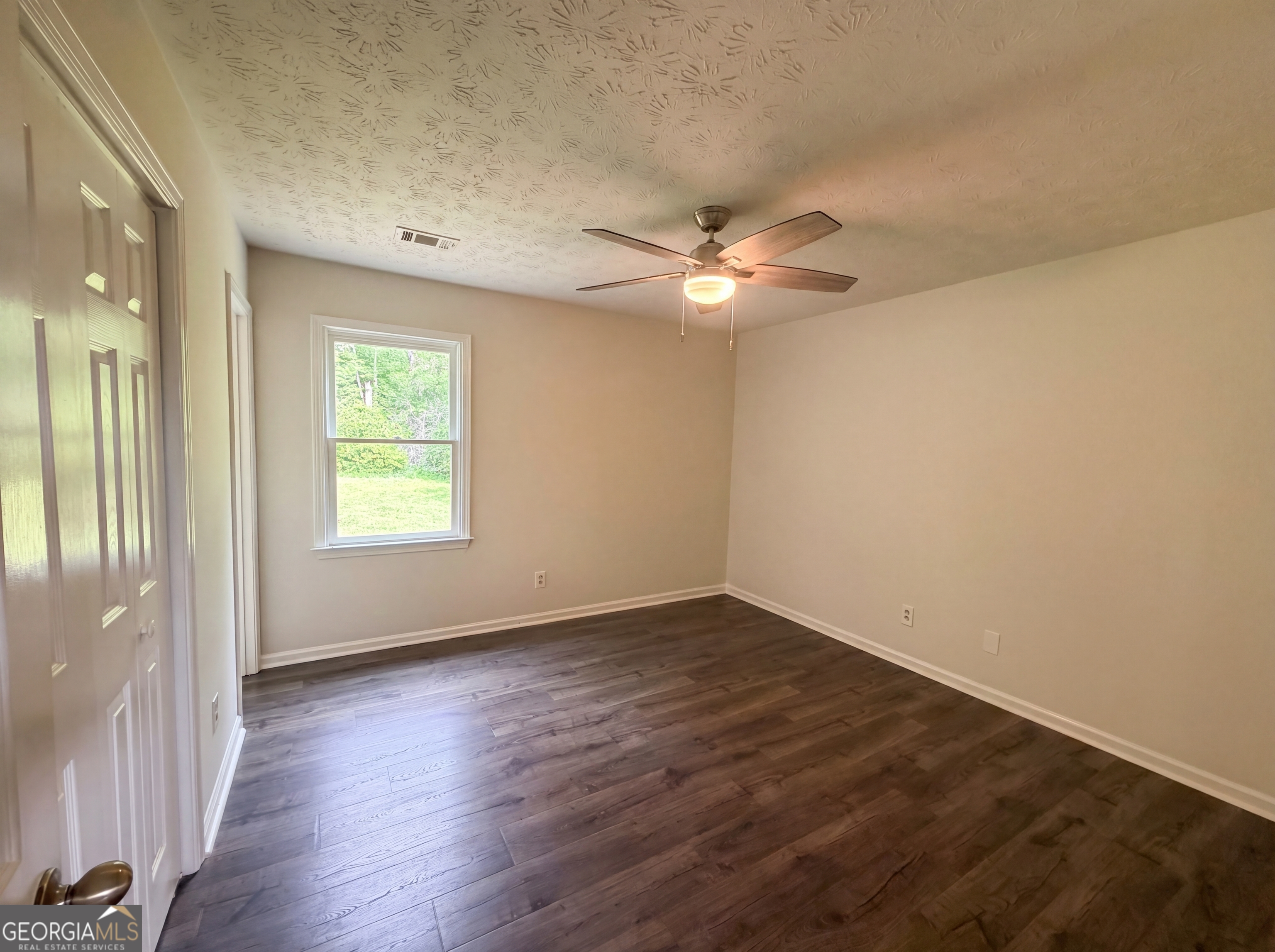 1514 Willow Gate Way Property Photo 9