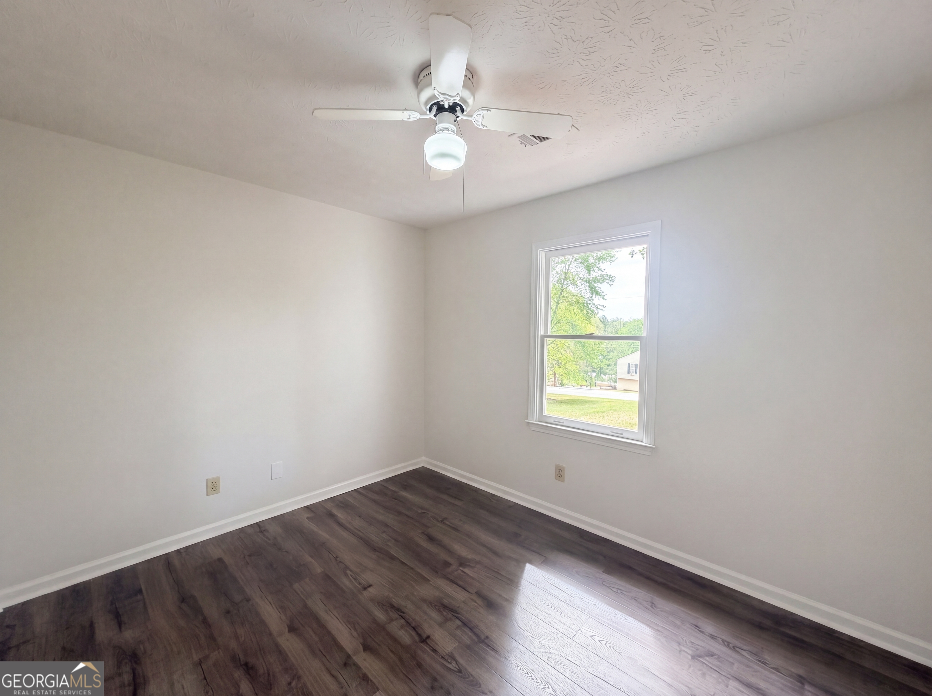 1514 Willow Gate Way Property Photo 10
