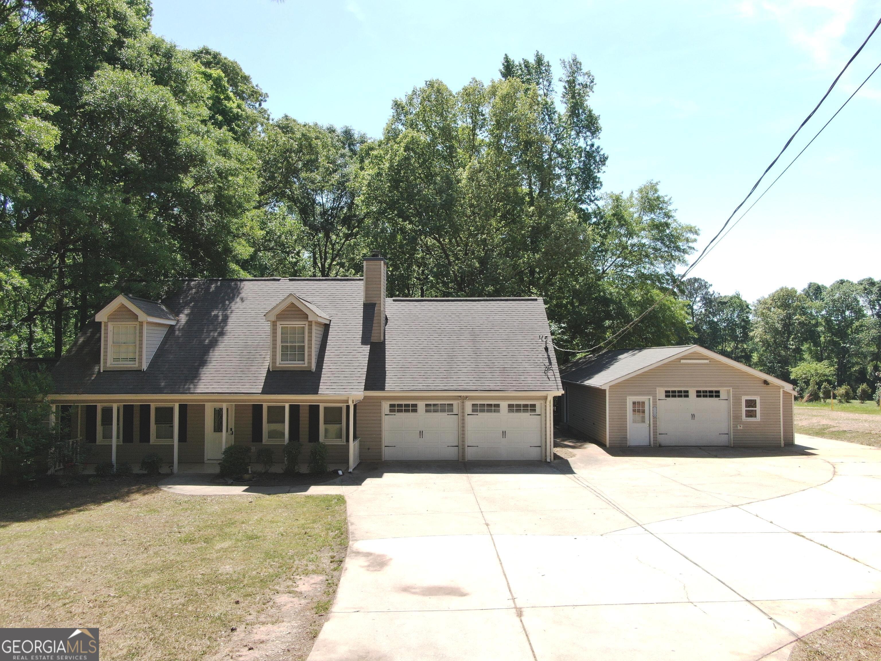 1593 Highway 82 Property Photo 1