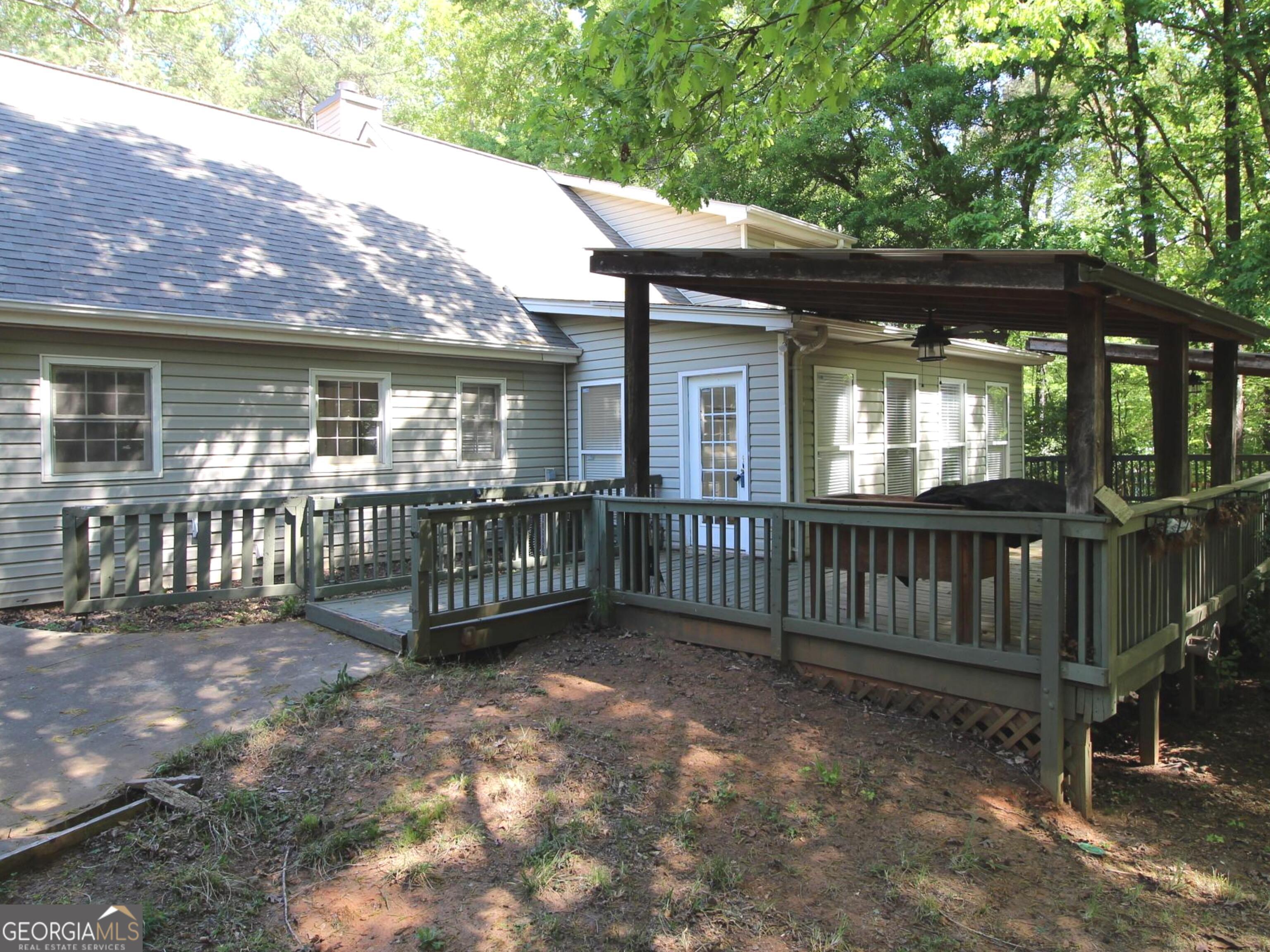 1593 Highway 82 Property Photo 6
