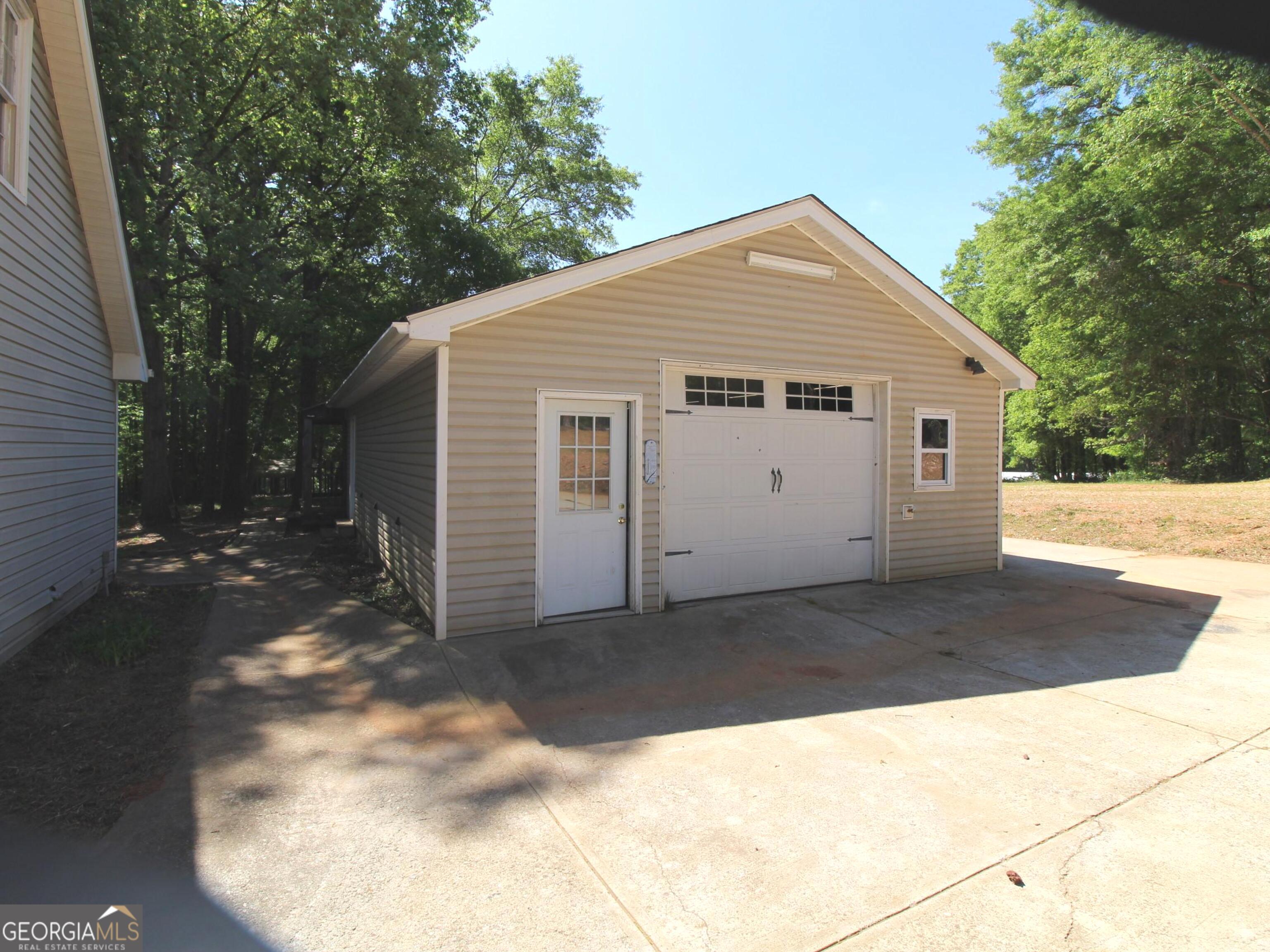1593 Highway 82 Property Photo 11