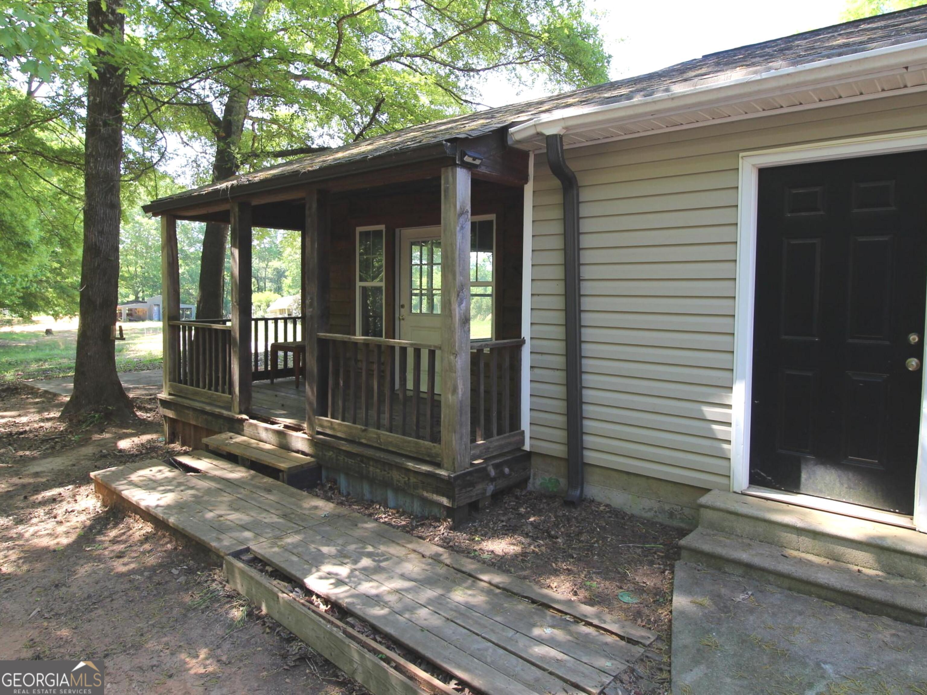 1593 Highway 82 Property Photo 12