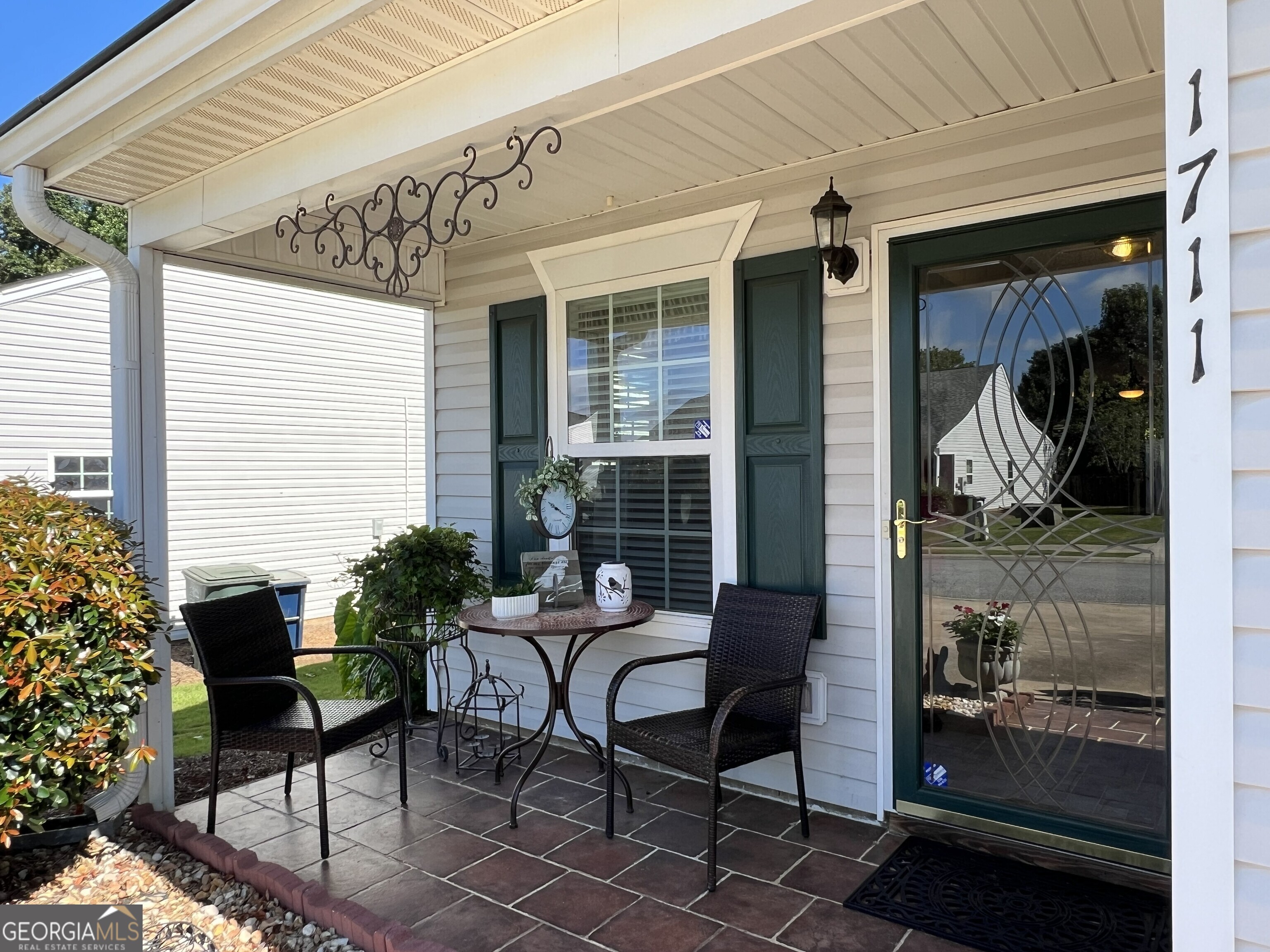1711 Summerwoods Lane Property Photo 3