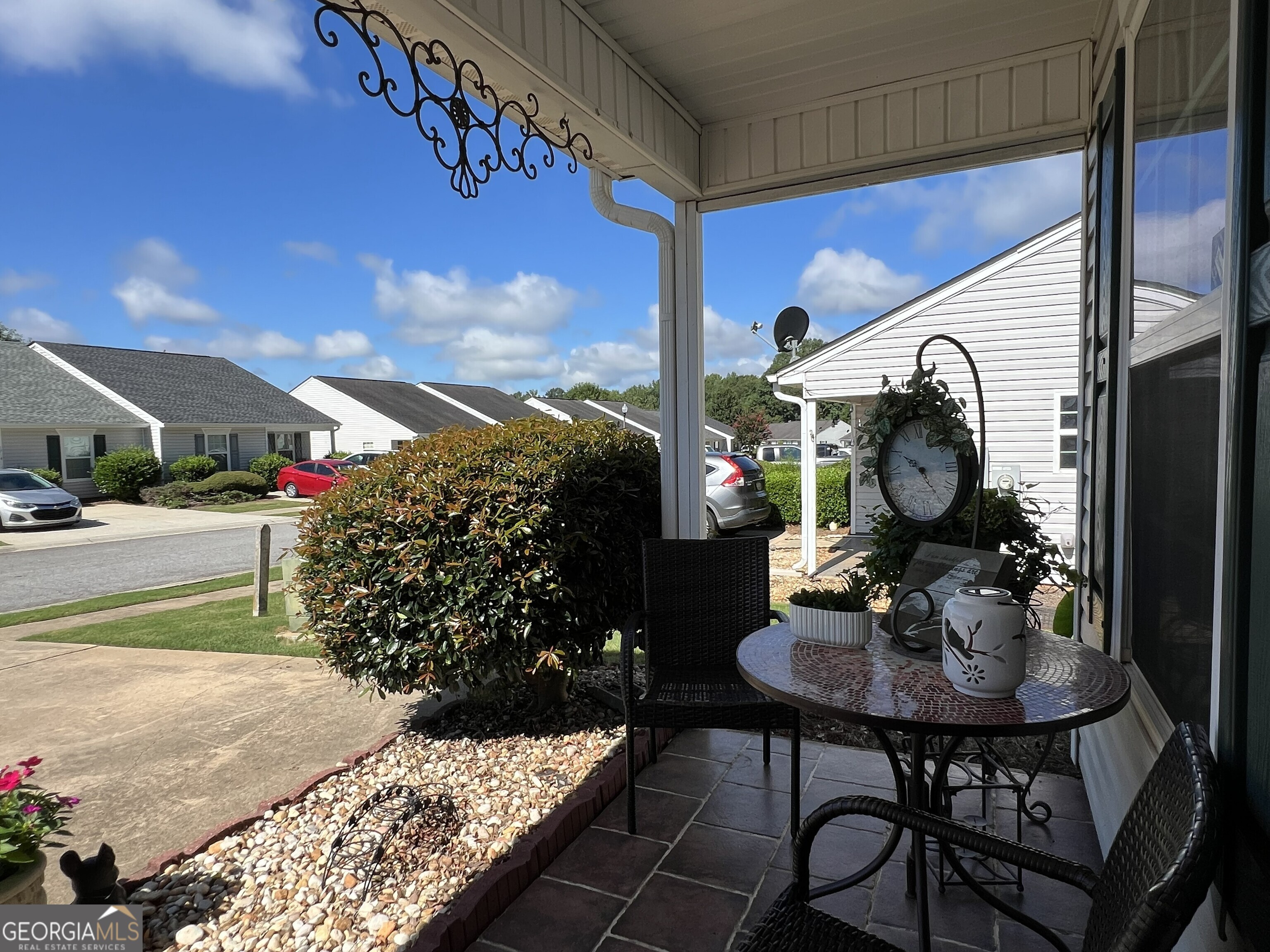 1711 Summerwoods Lane Property Photo 4